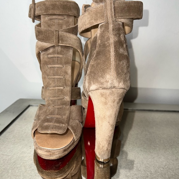 Christian Louboutin Heel - Picture 3 of 4